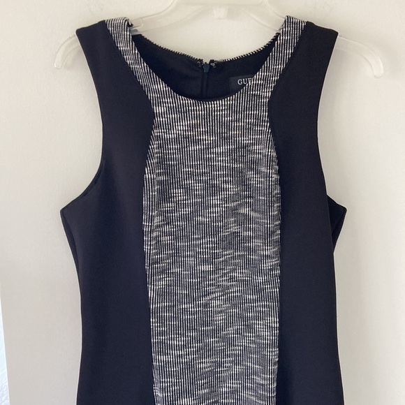 Guess sleeveless fit and flare black and white dress Size: 10 - Picture 7 of 14